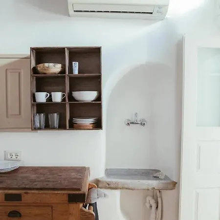 Mooi Mayor * Mykonos Town